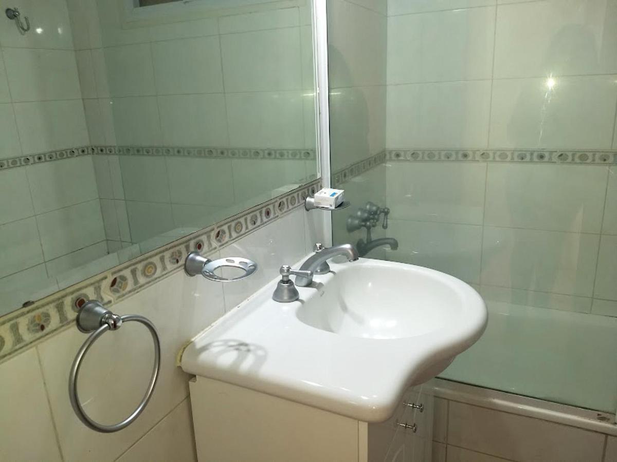 Departamento De Dos Dormitorios En Recoleta 6 Personas Piso 3 Appartement *